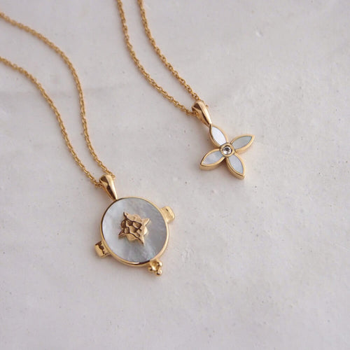 Oval Necklace With Mother Of Pearl (5387129028775)